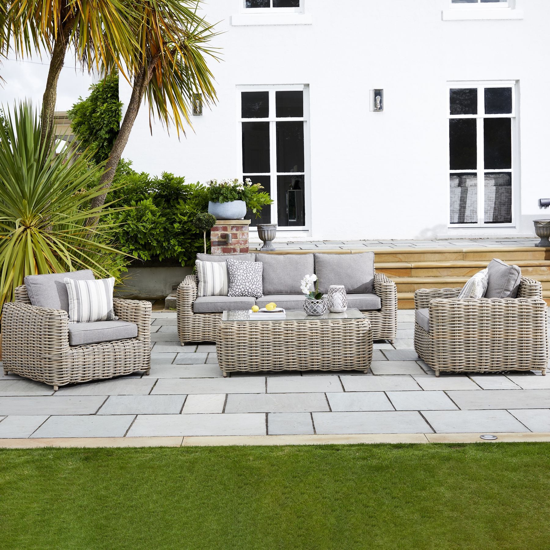 Luxury Malfi Outdoor Lounge Set